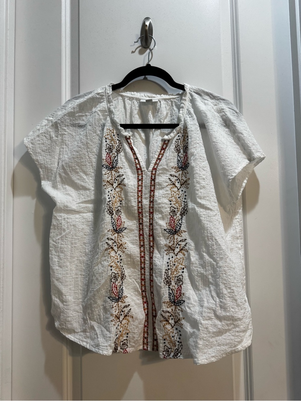 J Jill White Embroidered Top LPet Split Vneck Cap Sleeves Armpit To Armpit 24